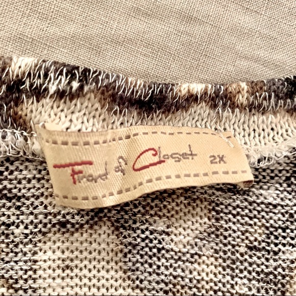 Front of Closet Light Knit Top - Picture 3 of 3